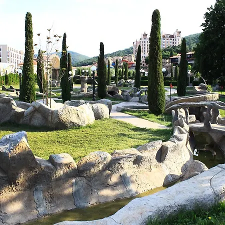 Üdülőközpont Elenite Premium