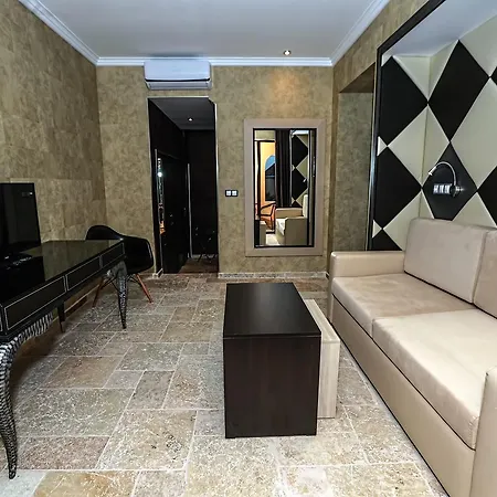 Resort Elenite Premium